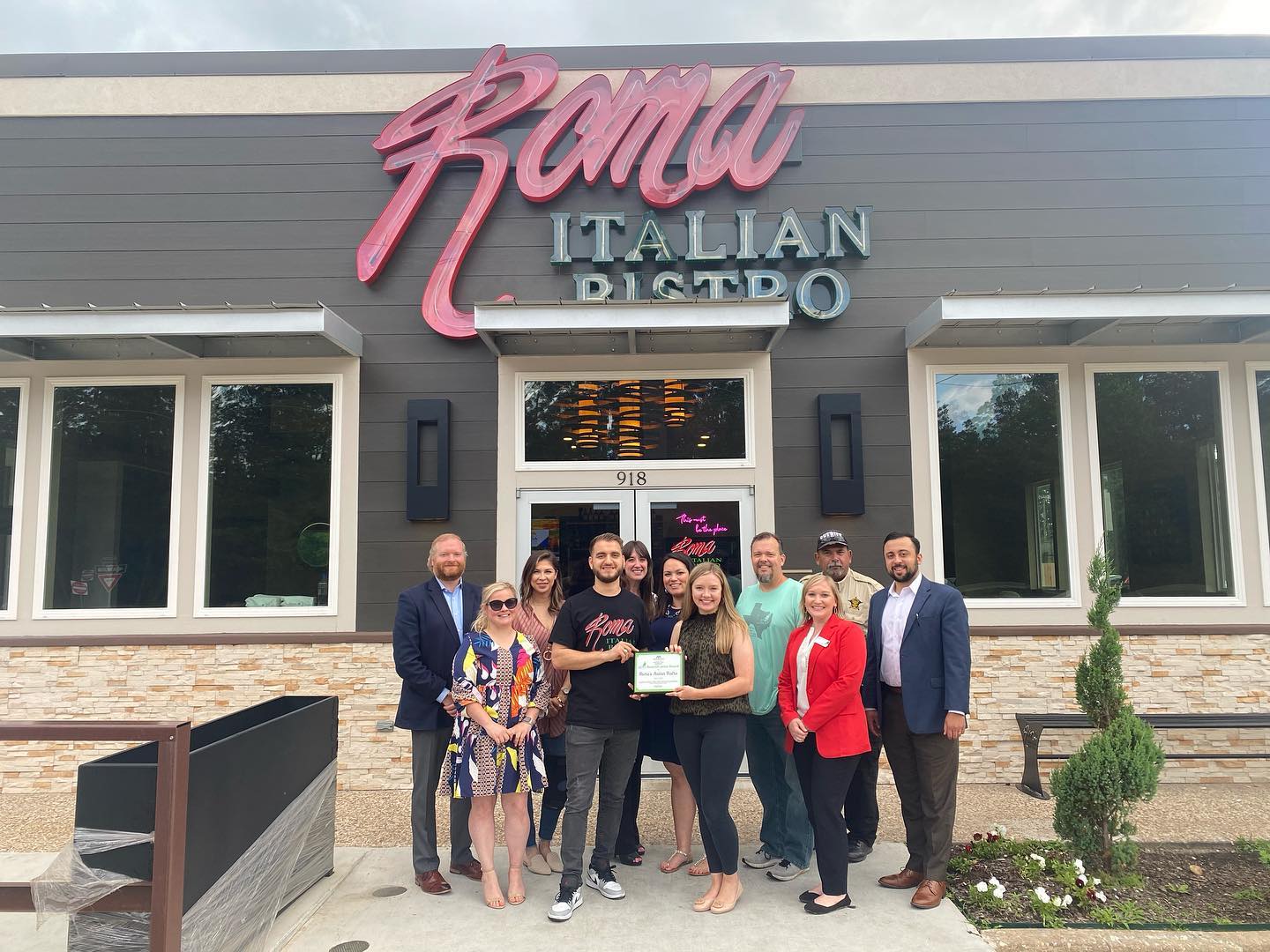 Roma Italian Bistro team outside the Lufkin restaurant